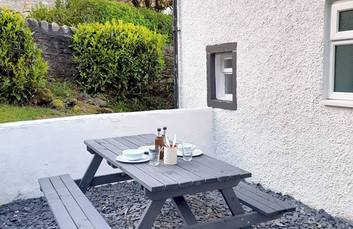 Kilcreggan Cottage | Idyllic Lochside Cottage with Terrace Views in Argyll