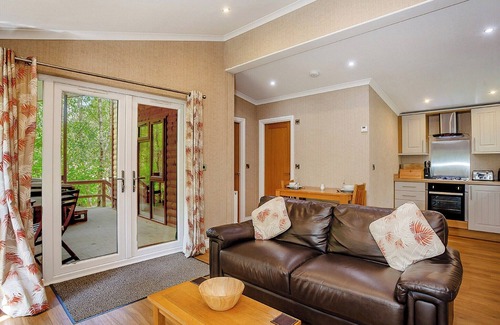 Freehay Ski Chalet | Inviting Log Cabin with Spa, Hot Tub & Family Amenities