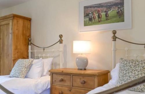 Blaisdon House | Cozy Grade II Listed Barn: Pet & Child Friendly Retreat
