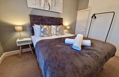 Coventry House | Comfortable Home Near City Centre with Free Parking