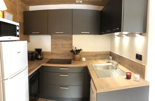 Notre-Dame-de-Bellecombe Apartment | Inviting Mountain Cottage: Top-Rated & Family-Friendly Stay