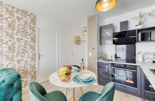Melun Apartment | Inviting Melun: Ideal for Families and Relaxing Getaways