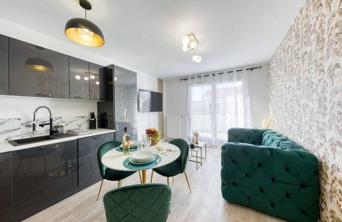 Melun Apartment | Inviting Melun: Ideal for Families and Relaxing Getaways