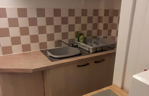 Porthmadog House | Inviting Mews House Near Harbour with Pool and Spa
