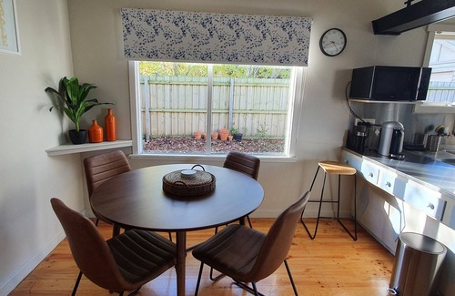 Newington House | Cozy Mid-Century Retreat with Pet-Friendly Amenities