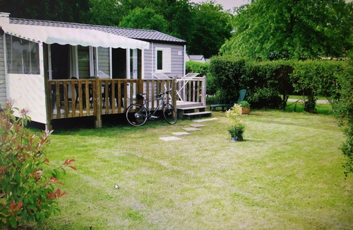Aureilhan House | Cozy Mobile Home with Ocean View and Pool - 10/10 Rated