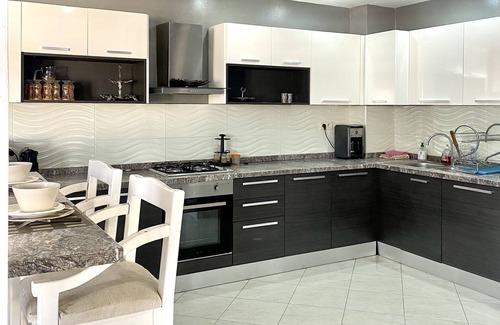Tamrhakht Apartment | Modern Apartment Perfect for Families and Pet Lovers