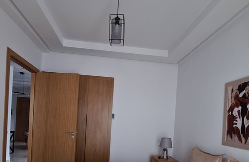 Ariana Apartment | Cozy Modern Apartment with Private Parking near Airport