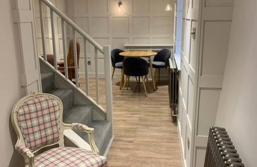 Wareham House | Cozy Modern Cottage in Wareham - Rated 9.1/10, Family-Friendly