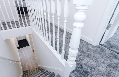 Liverpool House | Cosy & Modern home, Superb Location - Free Parking