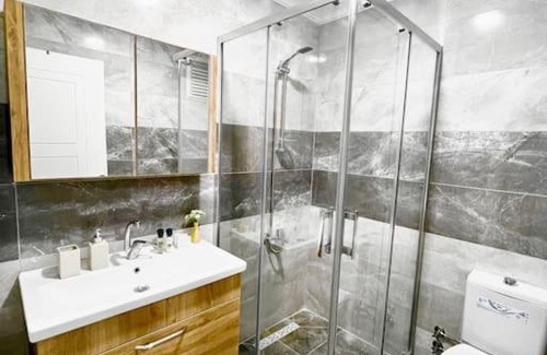 Kagithane Apartment | Modern Retreat Near Metro with Family-Friendly Amenities