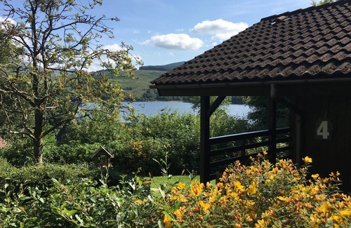 Lochearnhead House | Modern Nordic Lodge with Loch View & Breakfast Included