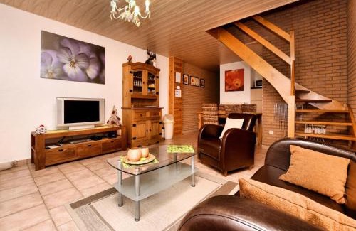 Wibrin House | Cozy Semi-Detached House with Terrace - Pet Friendly Stay