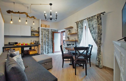 Nemi House | Inviting Retreat in Beautiful Nemi with Family Amenities