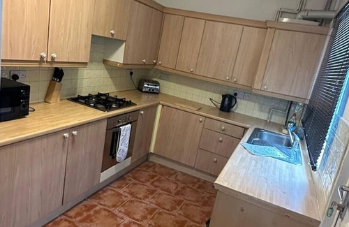 Thurnscoe House | Cozy Nest Getaways: Family-Friendly 3-Bedroom Retreat
