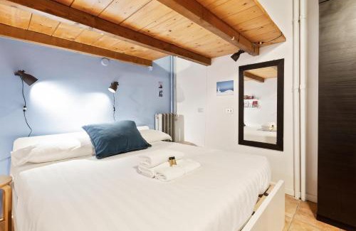 La Fontana Apartment | Budget-Friendly Cosy Nest in Isola District's Heart