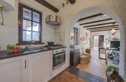Roe Volciano Apartment | Pet-Friendly Cosy Nest: Your Family's Country Escape