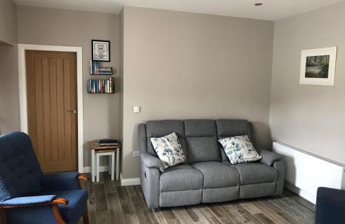 Enniskillen House | Inviting Cosy Nook Cottage in Kesh - Rated 9.6/10!