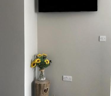 Enniskillen House | Inviting Cosy Nook Cottage in Kesh - Rated 9.6/10!