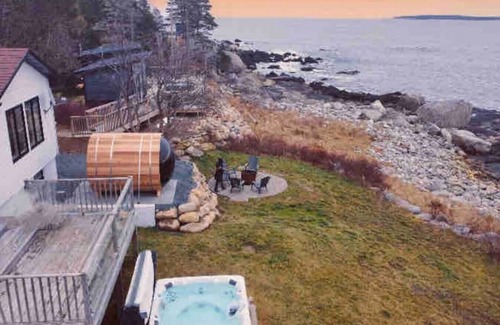 Hunts Point Cottage | Cozy Oceanfront Cottage with Private Hot Tub & Spa Amenities