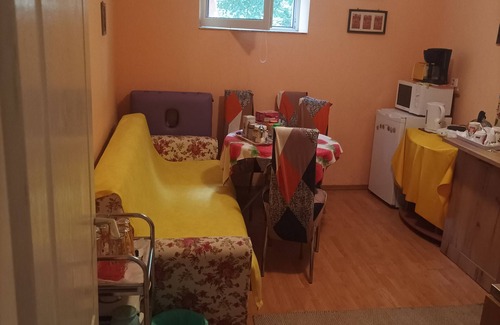 Cluj-Napoca Apartment | Charming One Bedroom Apartment with Lush Garden Oasis