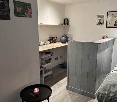 Finglas House | Charming Open Plan Cabin in Dublin - Ideal for Couples