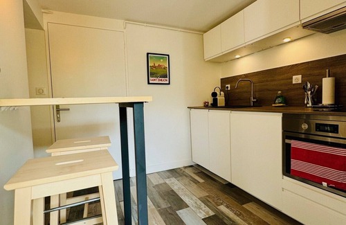 Saint Augustin Apartment | Cosy outbuilding 200 m from streetcar & CHU