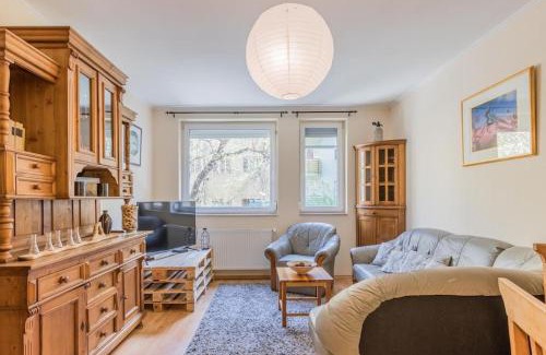 Ferencvaros Apartment | Charming Pet-Friendly Flat with Balcony at Orczy Garden