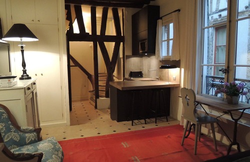 Saint-Germain-des-Pres Apartment | Charming Retreat in Saint Germain des Prés with Spa & Hot Tub