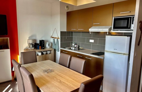 Sete Apartment | Cozy Gaïa: Stylish Apartment with Shared Pool & Ocean Views