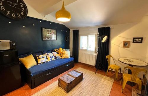 Belgentier Apartment | Inviting Provençal Retreat: Guest Rated 9.2/10, Family-Friendly