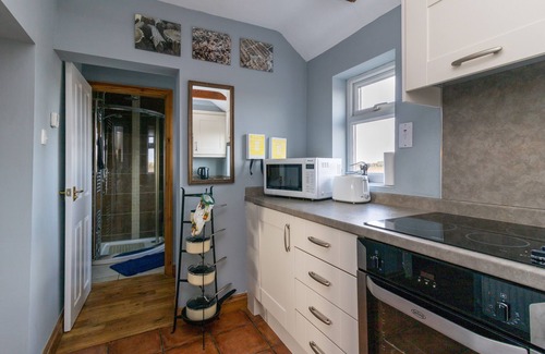 Sea Palling Cottage | Quirky Coastal Cottage - Guest Rated 10/10, Pet Friendly!
