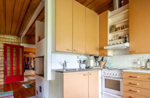 Kyyjarvi Cabin | Cosy Red log cabin for a family by a beautiful Finnish lake!