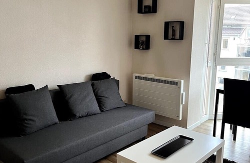 Neudorf Est Apartment | Cozy Apartment in Strasbourg Neudorf with Kitchen & Wifi