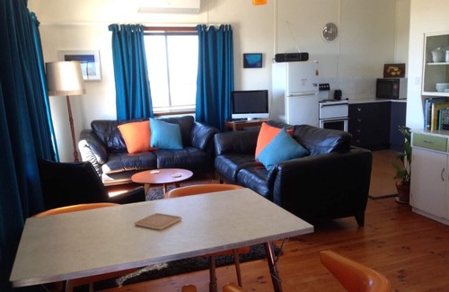 Goolwa Beach House | Charming Retro Getaway with Breathtaking Ocean Views
