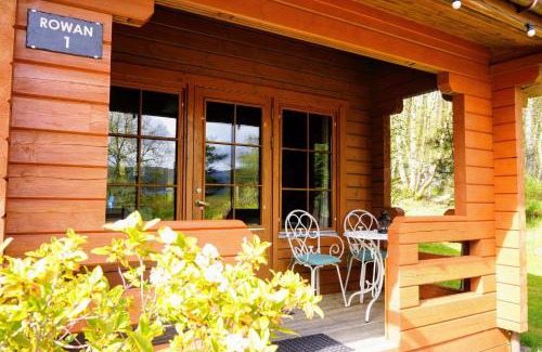 Killin Cabin | Inviting Rowan Woodland Lodge with Hot Tub & Breakfast