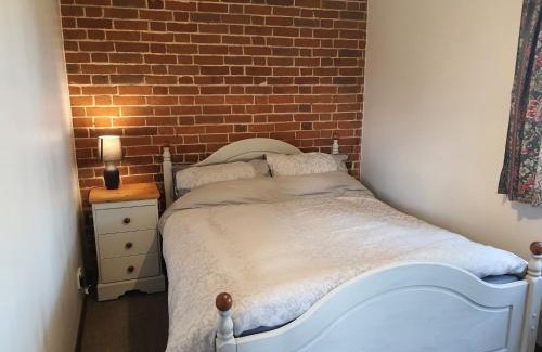 Chelmondiston House | Charming Rural Barn Conversion Near Pin Mill: Pet Friendly