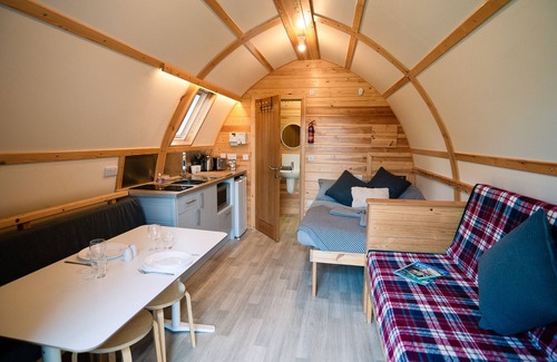 Forres Cabin | Cosy Rural Glamping Cabin With Hot Tub