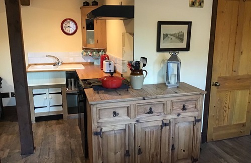 Erwood Cottage | Idyllic Rural Retreat with Pet-Friendly Amenities