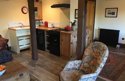 Erwood Cottage | Idyllic Rural Retreat with Pet-Friendly Amenities
