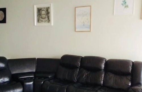 Rand Rifles Apartment | Serene Sea-View Apartment in a Safe Neighborhood
