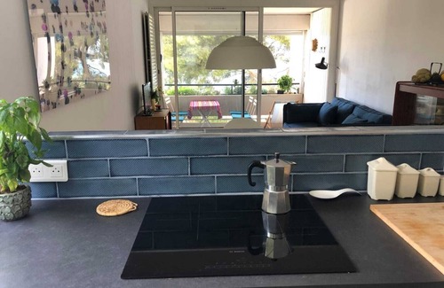 La Seyne-sur-Mer Apartment | Cozy Seaside Apartment with Pool - Guest Rated 10/10