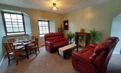 Burntisland Apartment | Cosy seaside flat - 40 min to Edinburgh