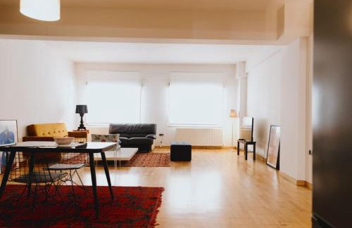 Komotini Apartment | Inviting Central Apartment - Rated 9/10 & Family Friendly