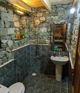 Minapin Hotel | Inviting Stay at Cosy Stones with Pet-Friendly Amenities