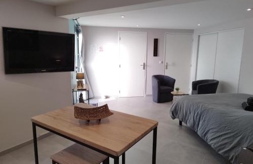 Le Vigan Apartment | Cosy Studio à Le Vigan-en-Quercy, Lot