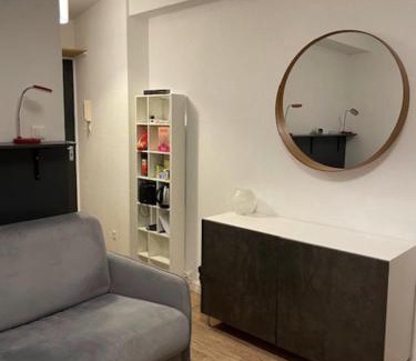 Jean Moulin - Marius Berliet Apartment | Cozy Studio with Child-Friendly Amenities and High Ratings