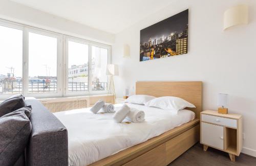 Passy Apartment | Comfortable Stay at CMG Trocadéro/Passy – Family-Friendly