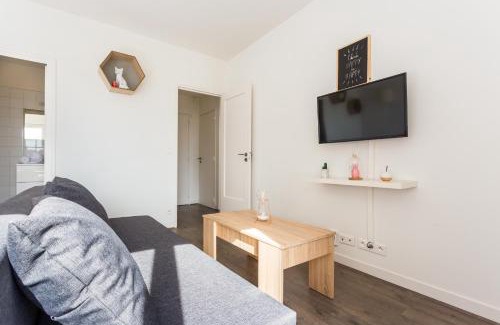 Passy Apartment | Comfortable Stay at CMG Trocadéro/Passy – Family-Friendly