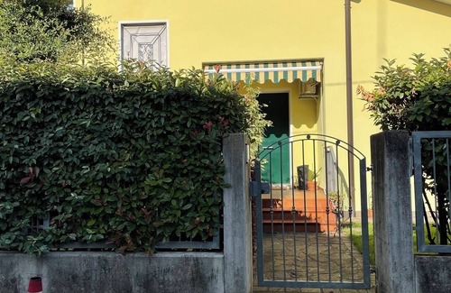 Favaro Veneto Apartment | Charming Studio with Garden, Parking & Near Venice Airport